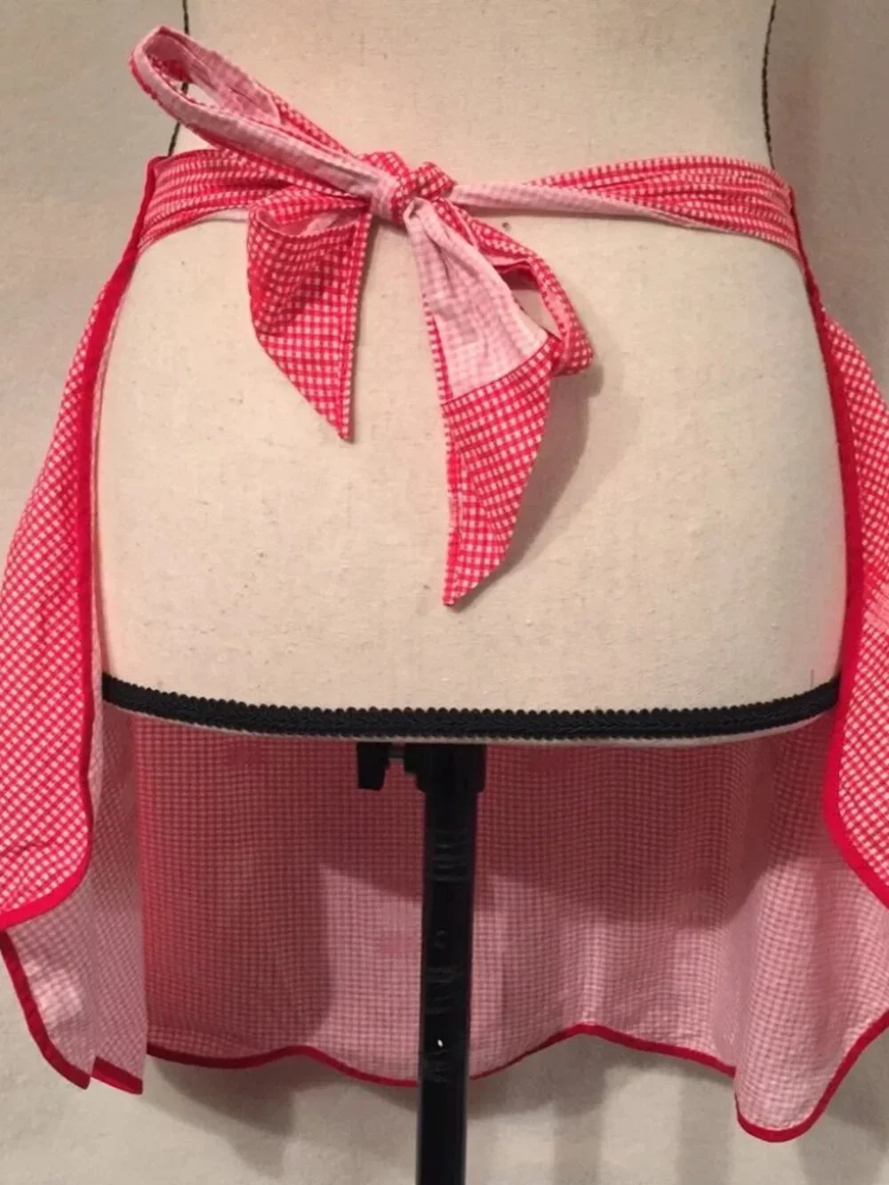 Vintage hand made red white gingham scalloped half apron